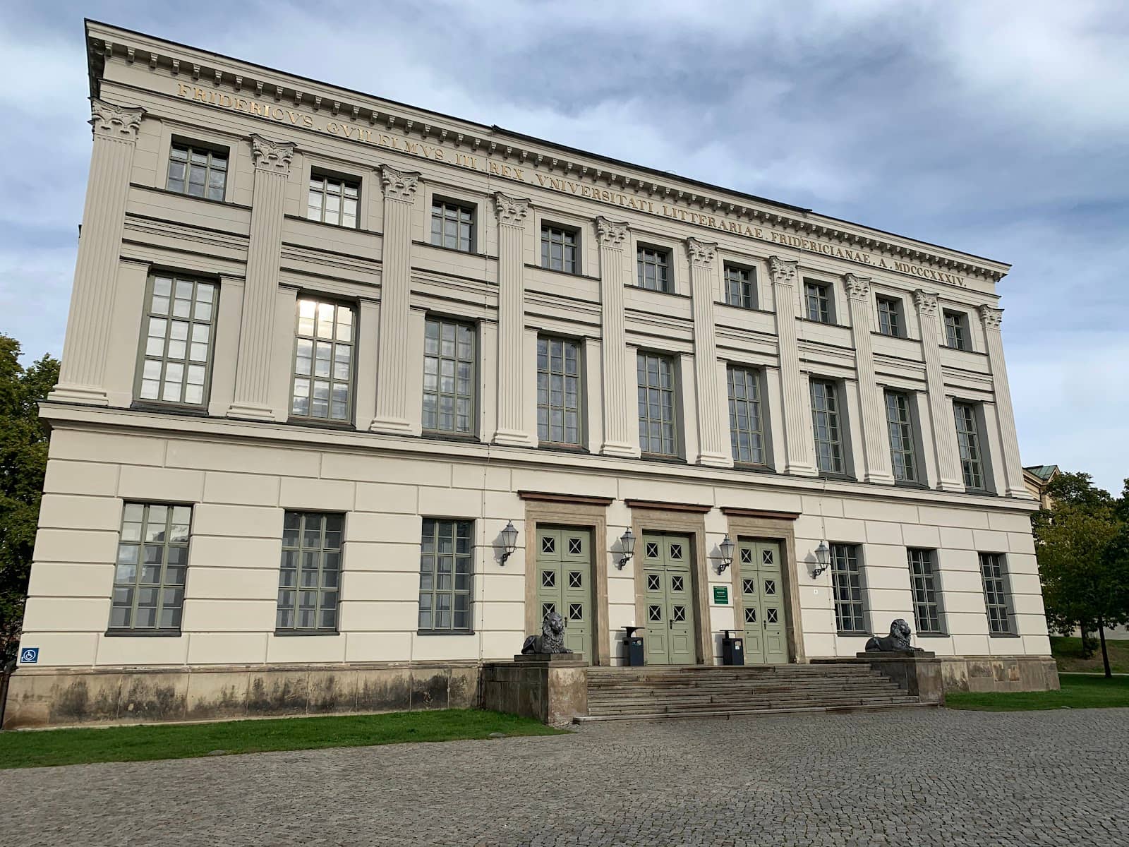 Art and Scholar Busts