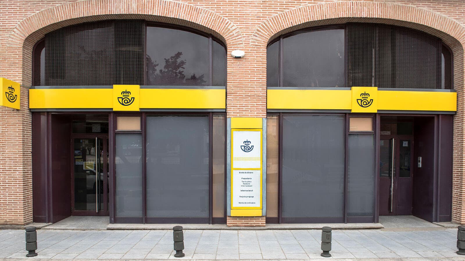 Post Office Building (Edificio de Correos) - Image 1