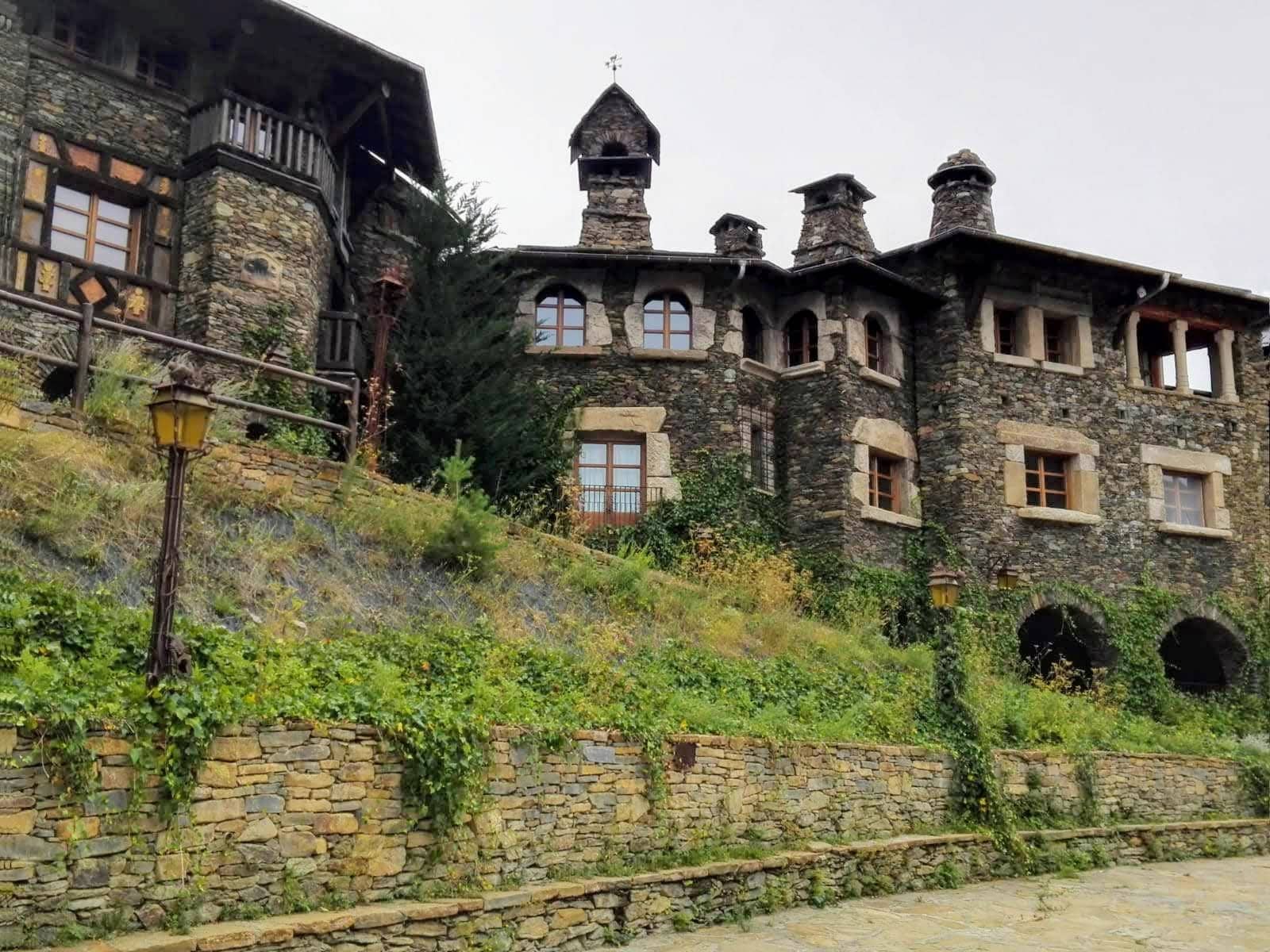 Artistic Iron Sculptures