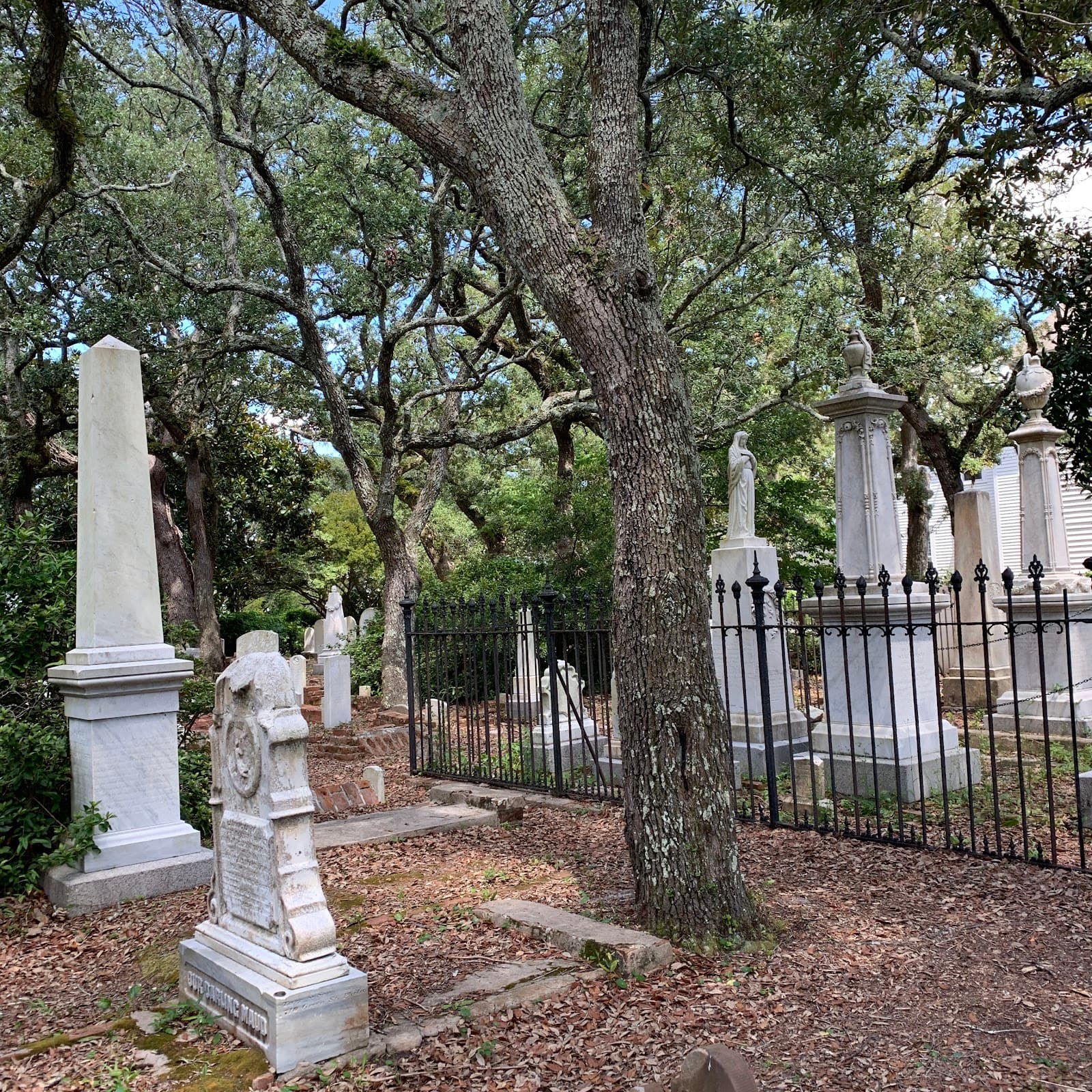 Old Burying Ground (Beaufort) - Image 1