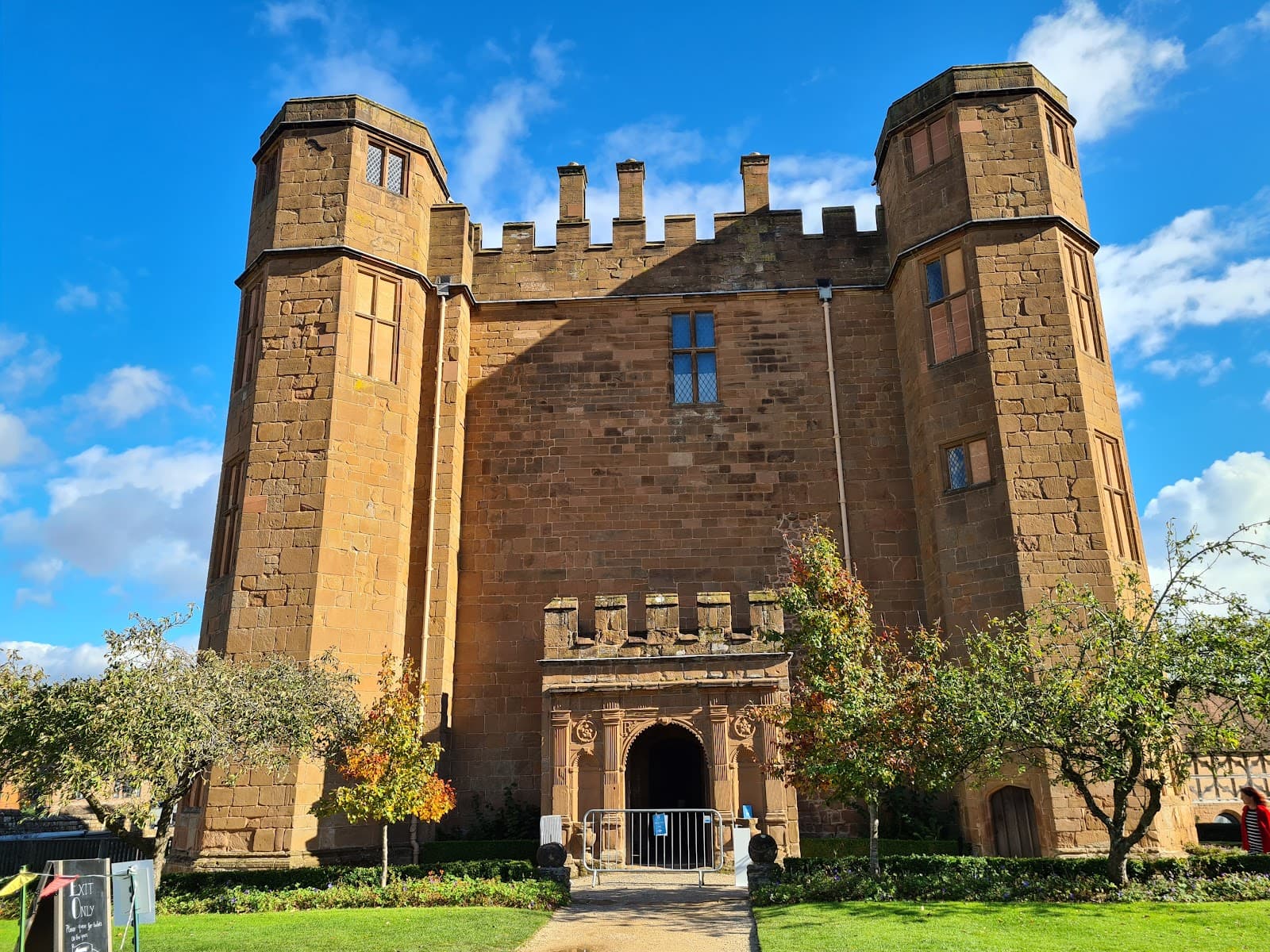 Tantara Gatehouse - Image 1