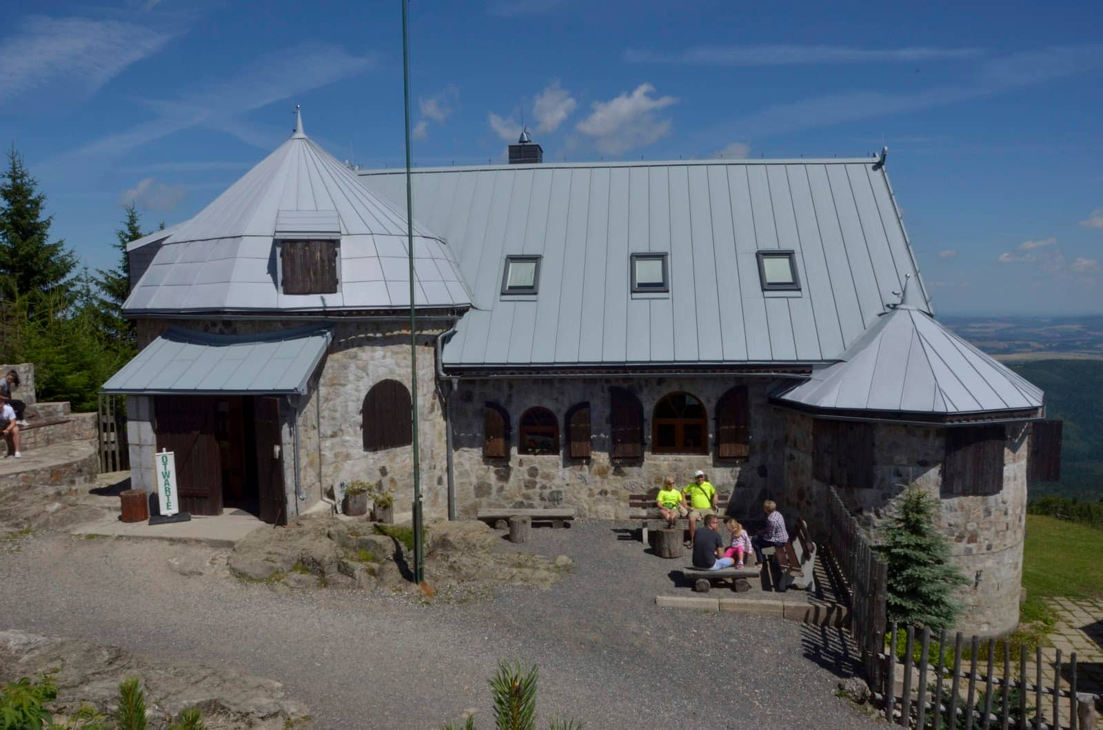 Cozy Summit Hostel