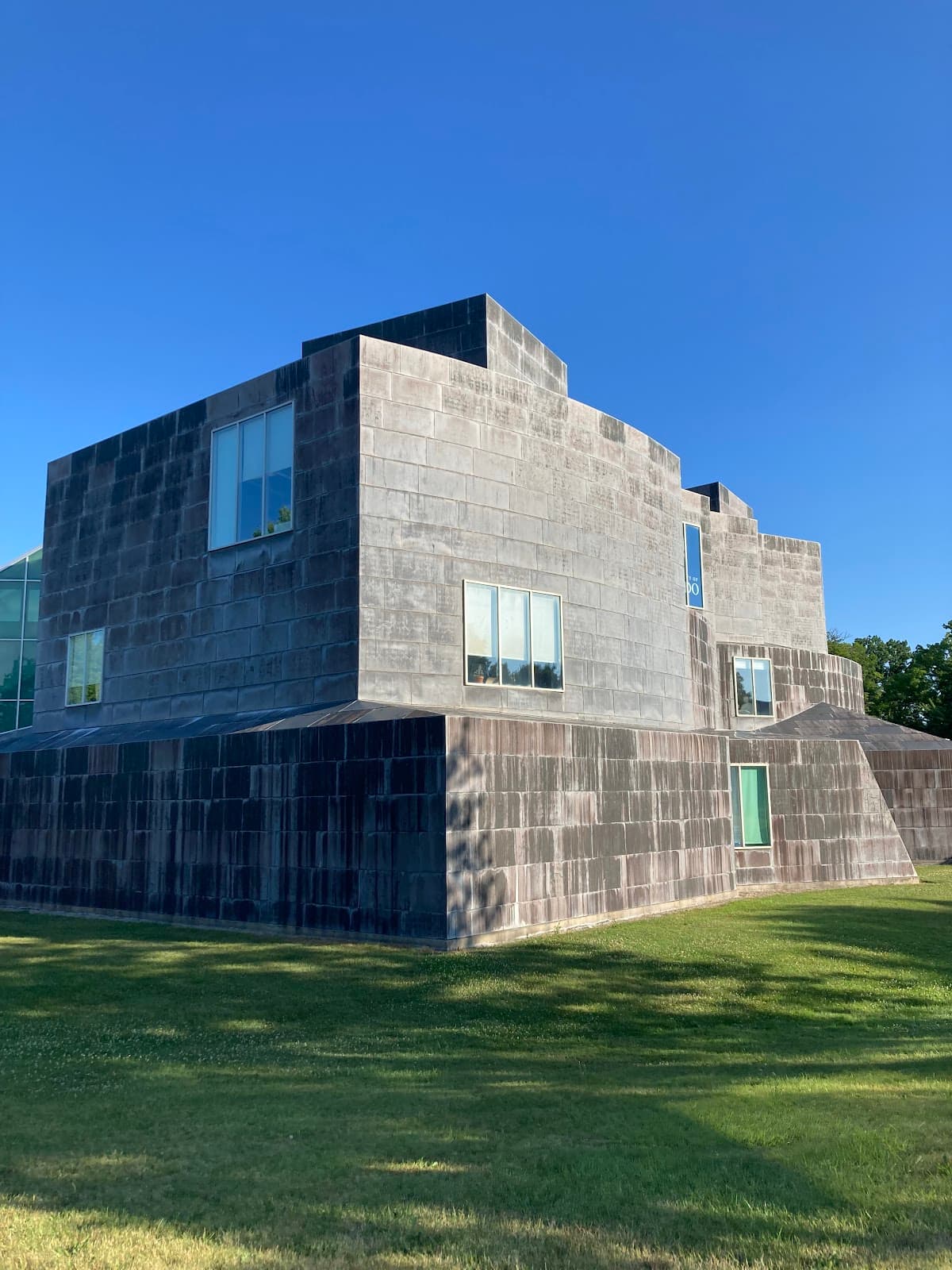 Center for the Visual Arts Gehry - Image 1