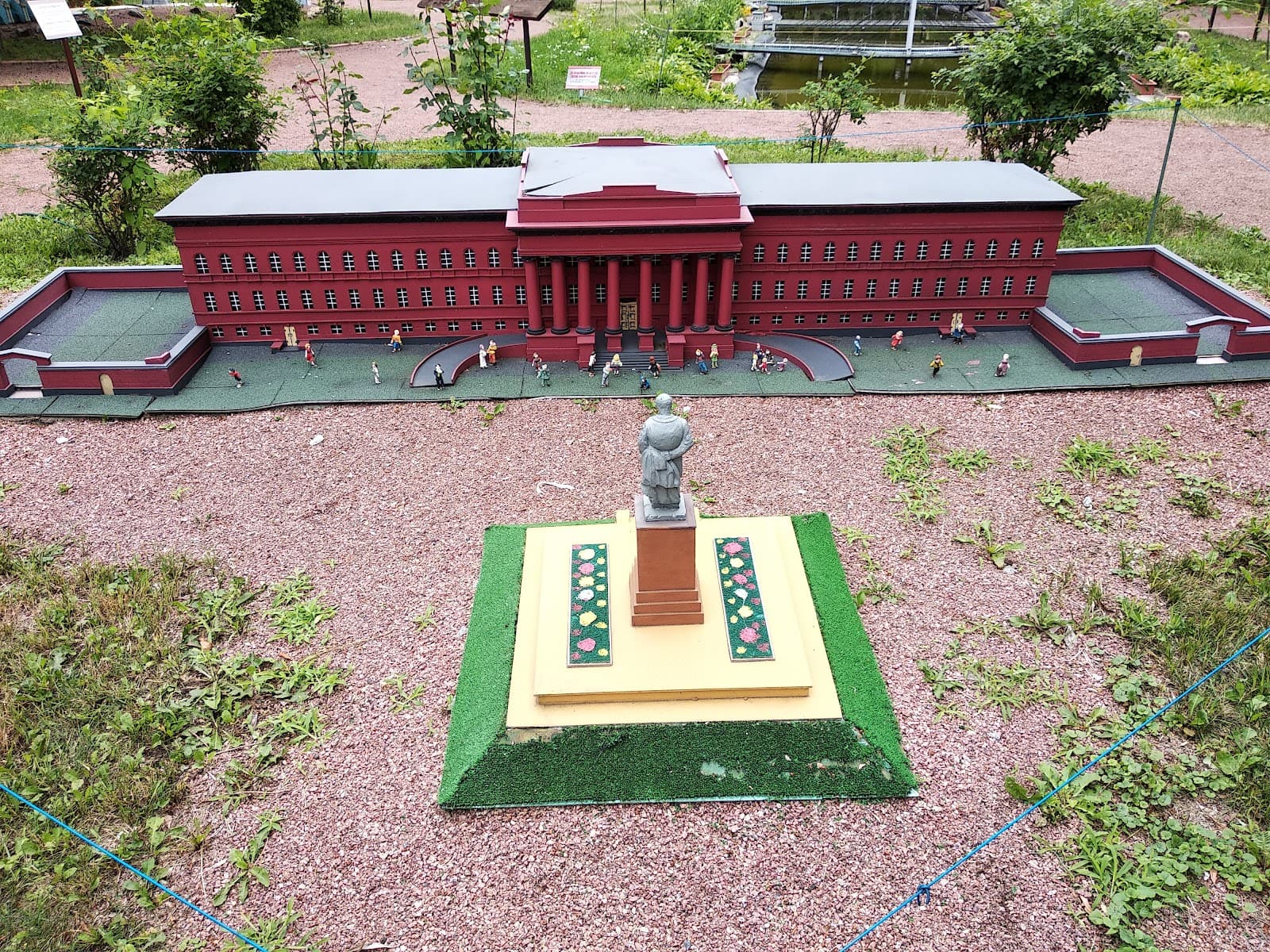 Kyiv in Miniature Hydropark - Image 1