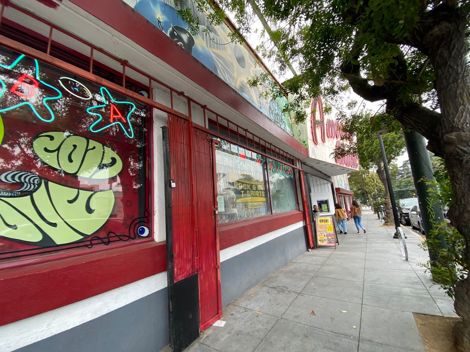Amoeba Music Haight Street San Francisco - Image 1
