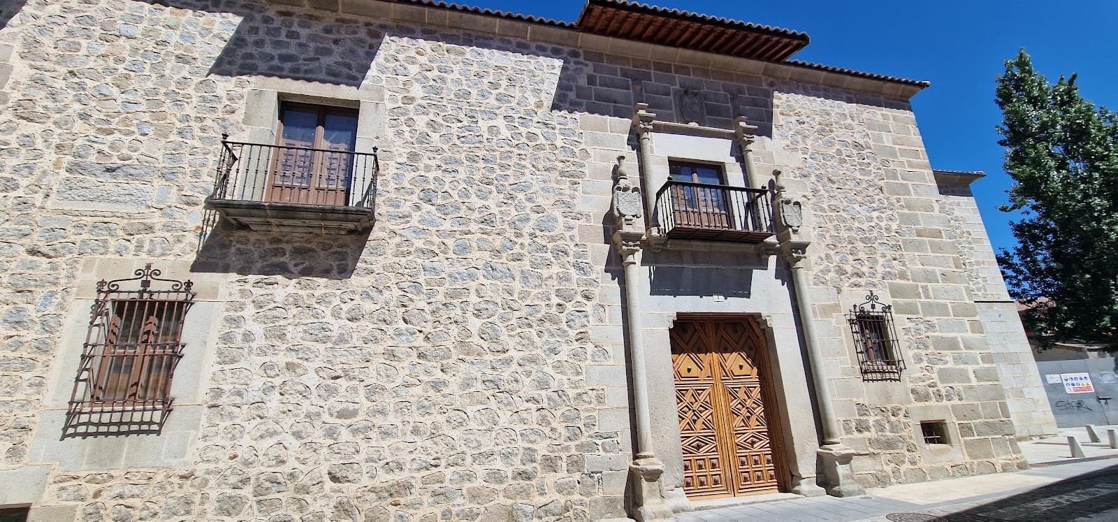 Palacio de los Águila - Image 1