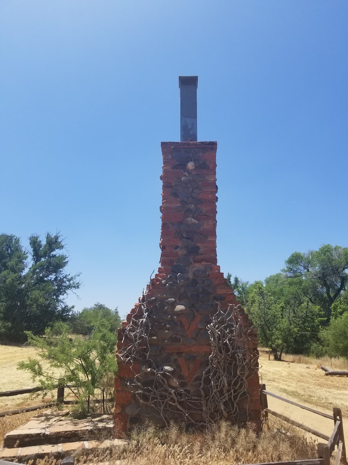 V-Bar-V Heritage Site - Image 1