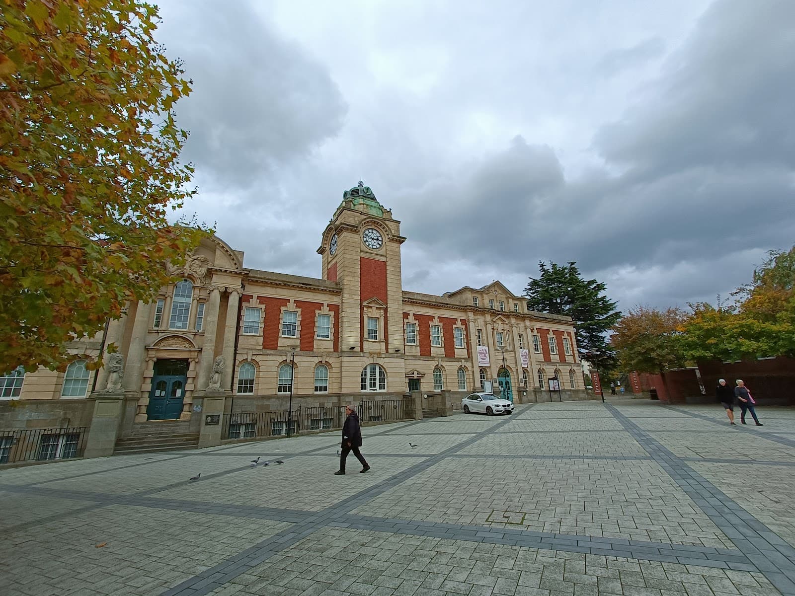 King Square - Image 1
