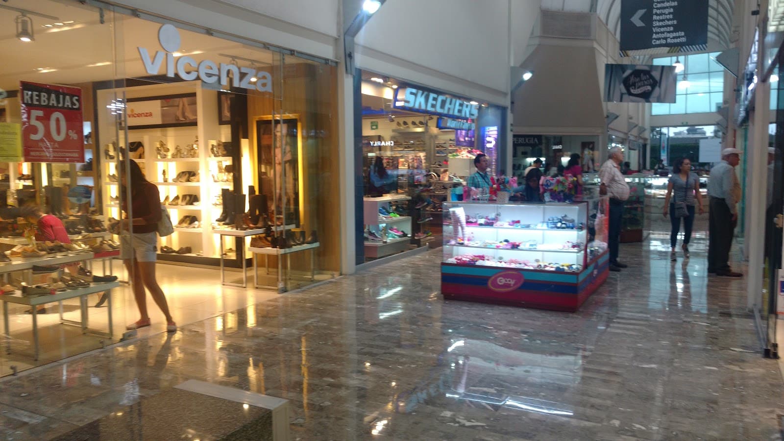Galería del Calzado Guadalajara - Image 1