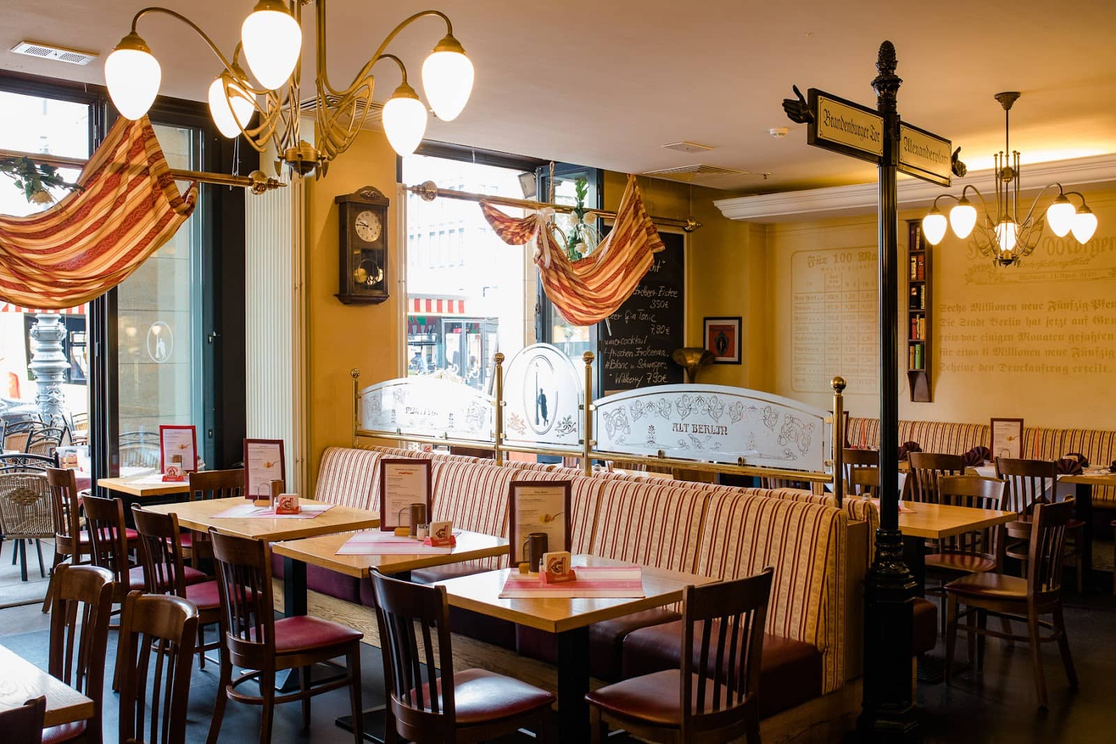 Cozy Brasserie Ambiance