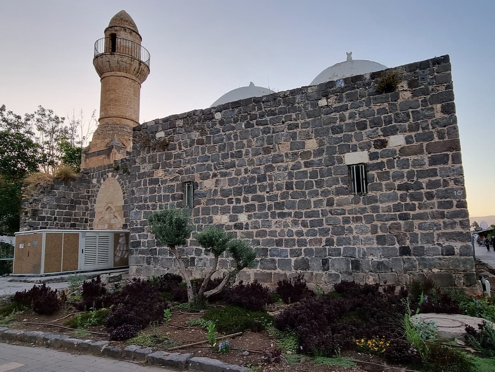 Sea Mosque Al-Bahr Ruins - Image 1