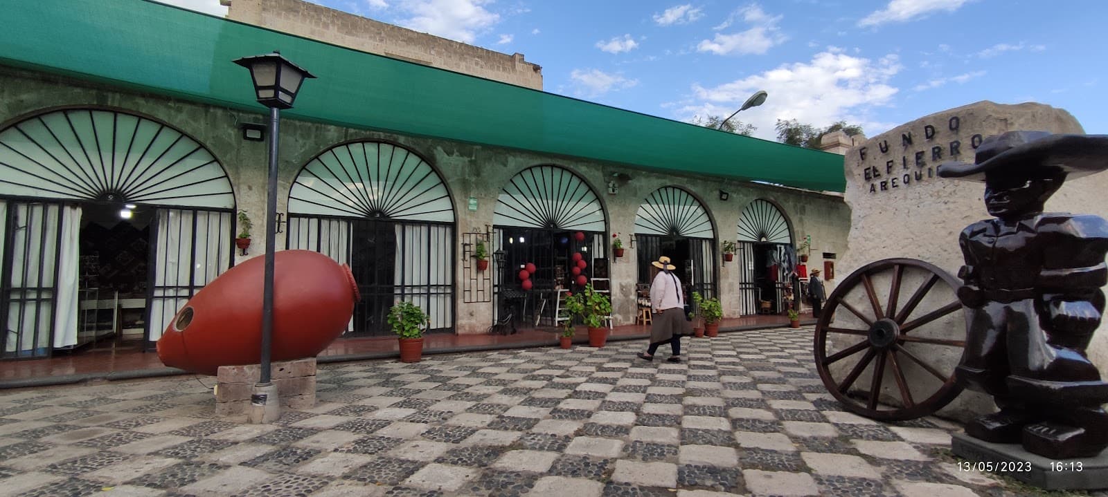 Fundo El Fierro Artisan Center - Image 1