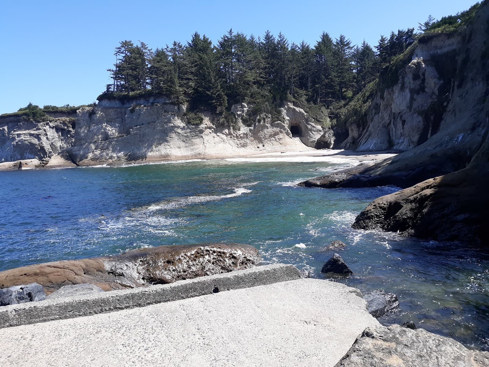 Bastendorff Beach County Park - Image 1
