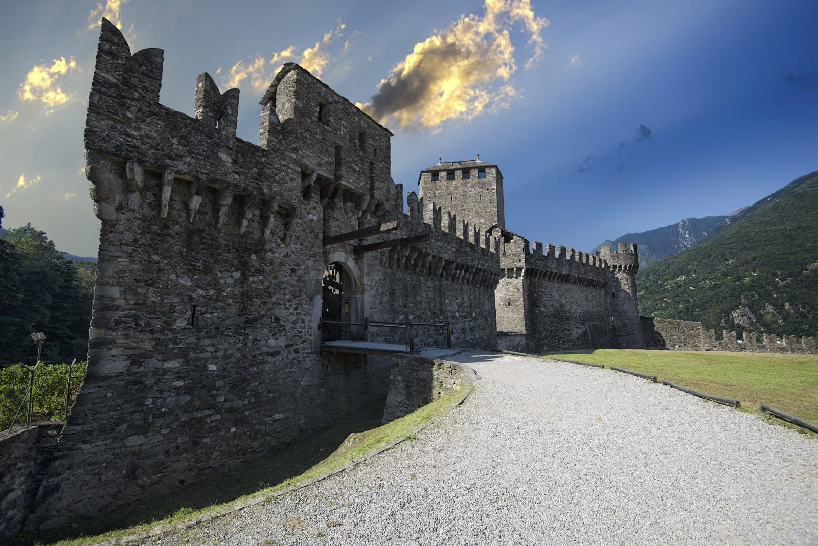 Castello di Montebello Bellinzona - Image 1