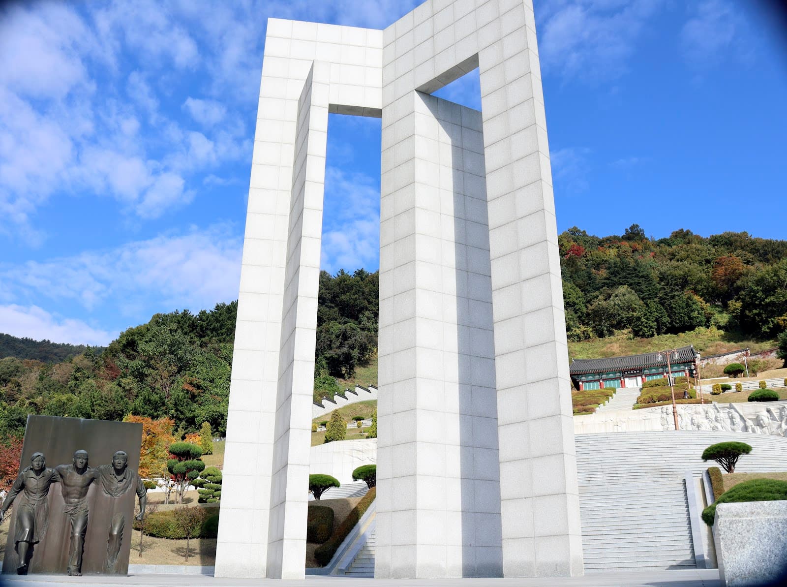 3·15 National Cemetery - Image 1
