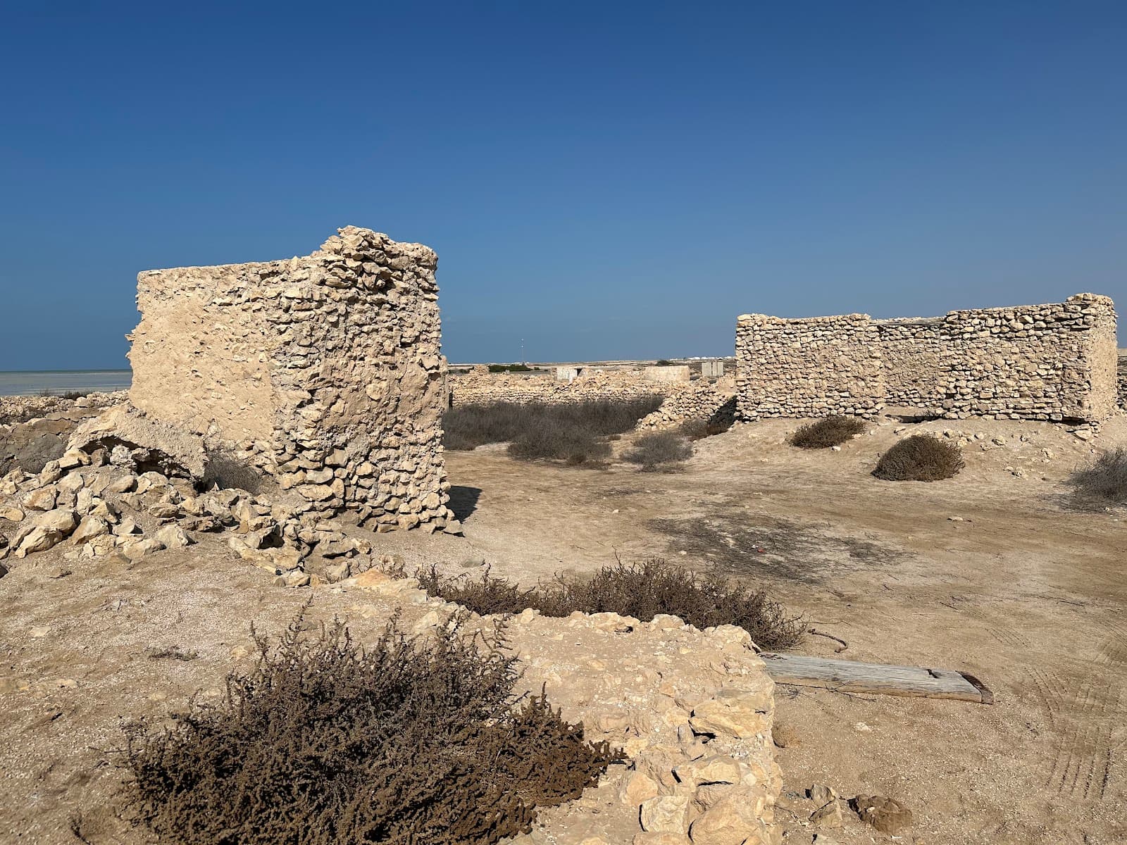Al Jumail Ruins - Image 1