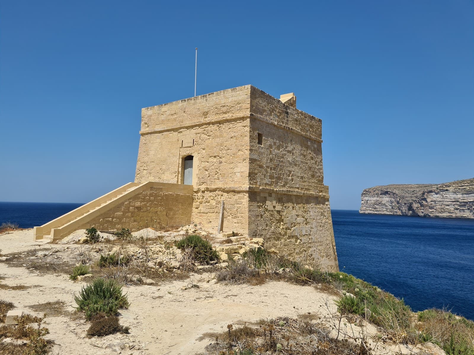 Xlendi Tower - Image 1