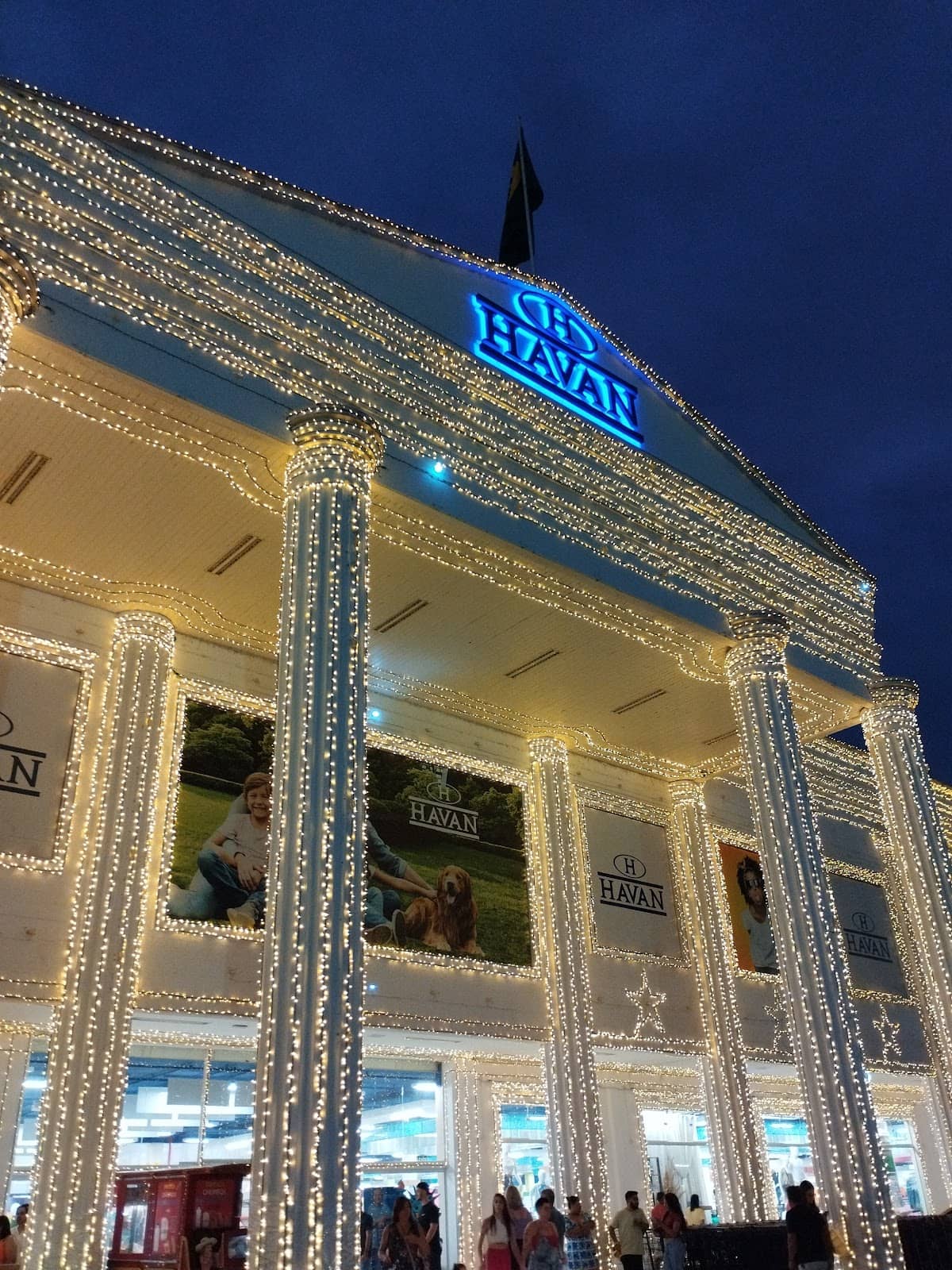 Food Court & Amenities