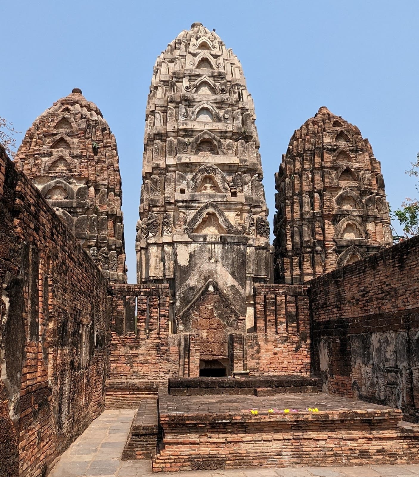 Wat Si Sawai Sukhothai - Image 1