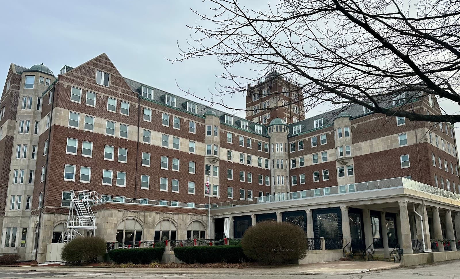 The Whitcomb Historic Hotel - Image 1