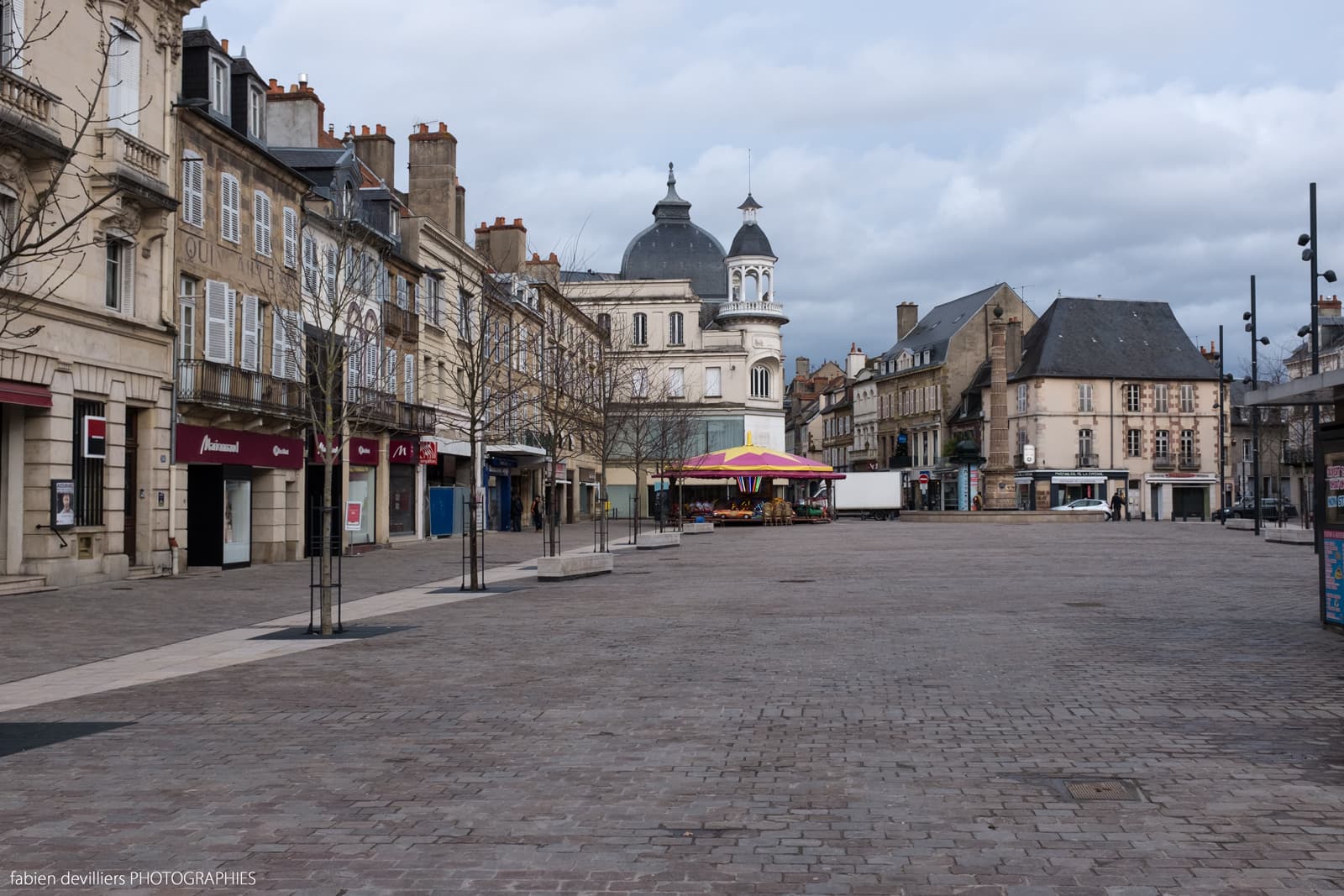 Place d'Allier - Image 1