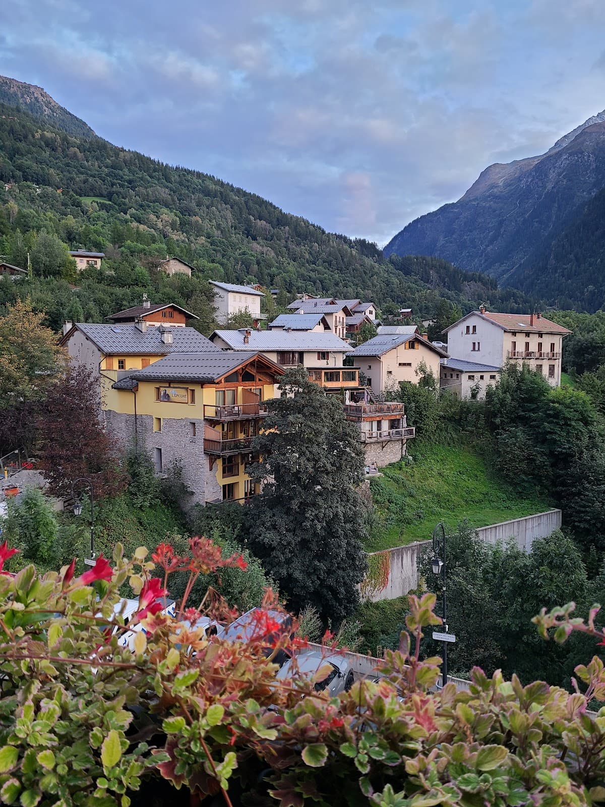 Le Monal Hamlet - Image 1