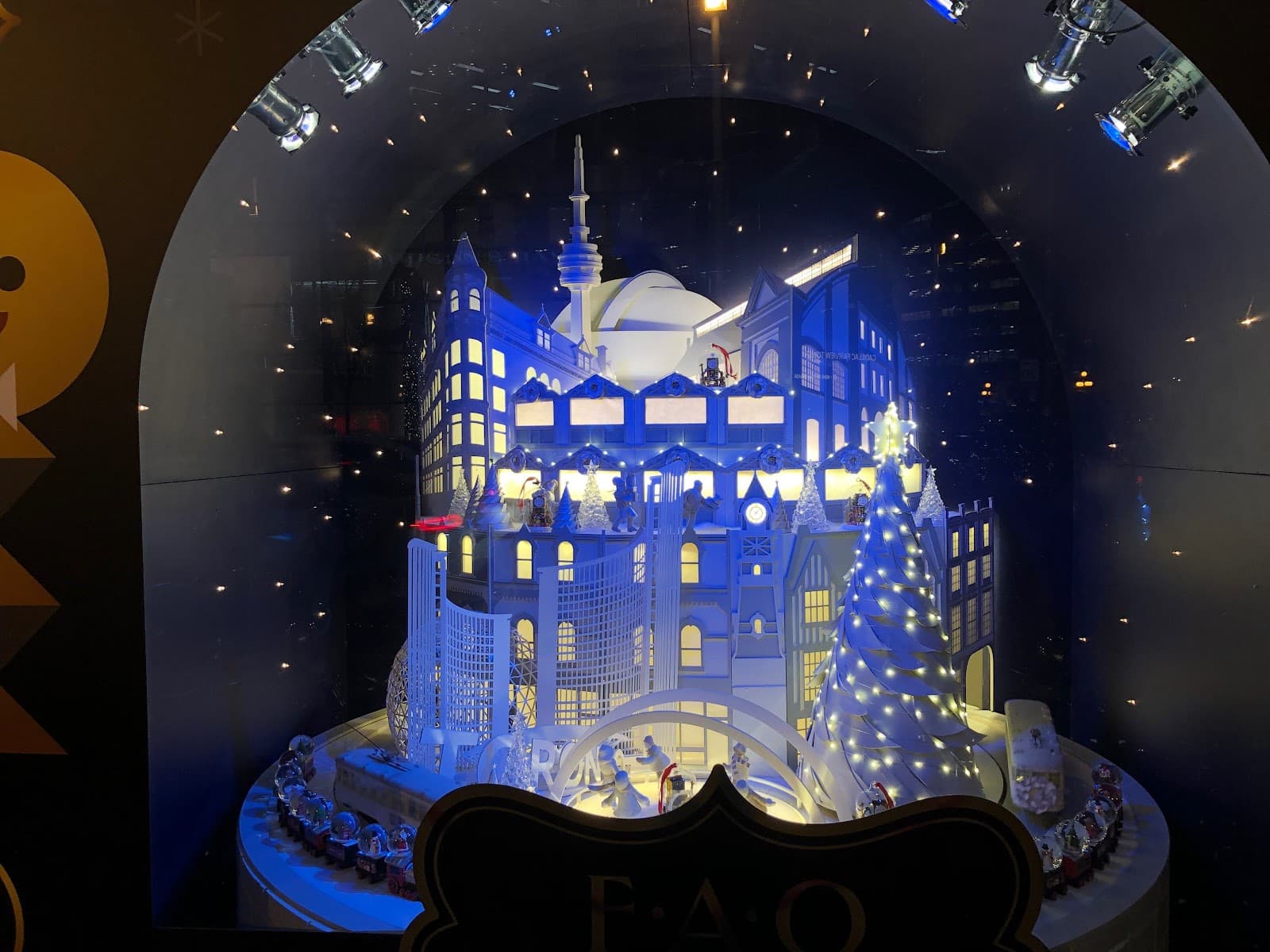 Hudson's Bay Queen Street - Image 1