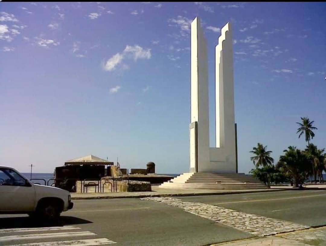 Obelisco Hembra - Image 1