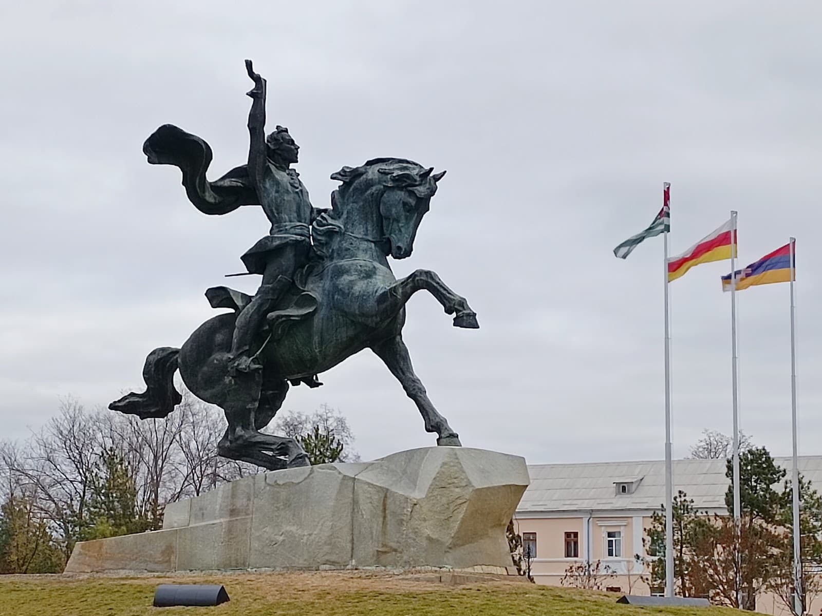 Tank Monument Tiraspol - Image 1