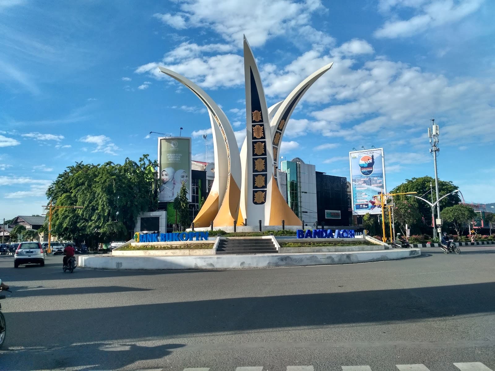 Simpang Lima Square - Image 1