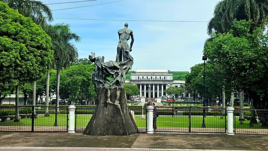 Guillermo Tolentino Sculptures