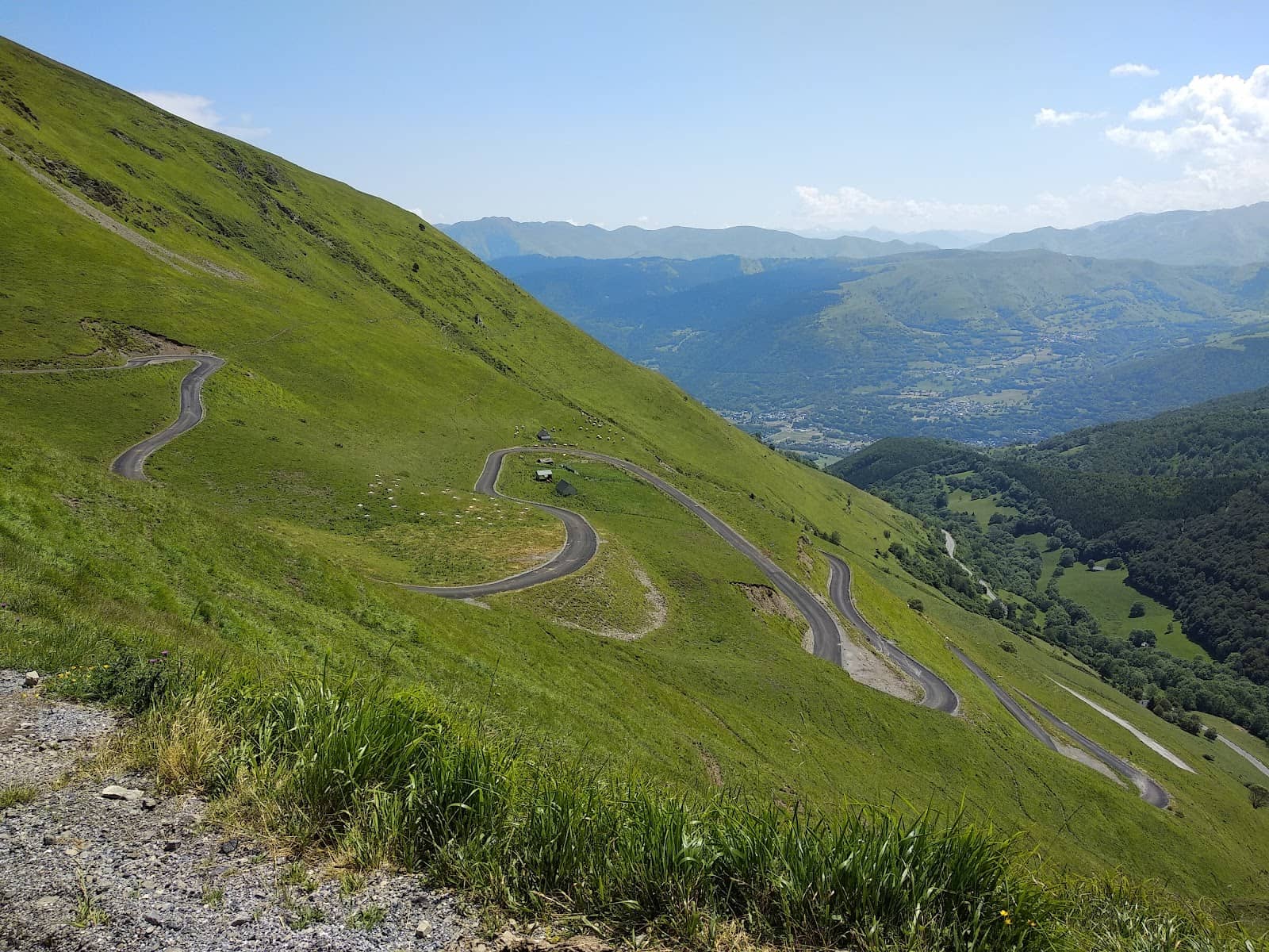 Refuge de Bastan Hike
