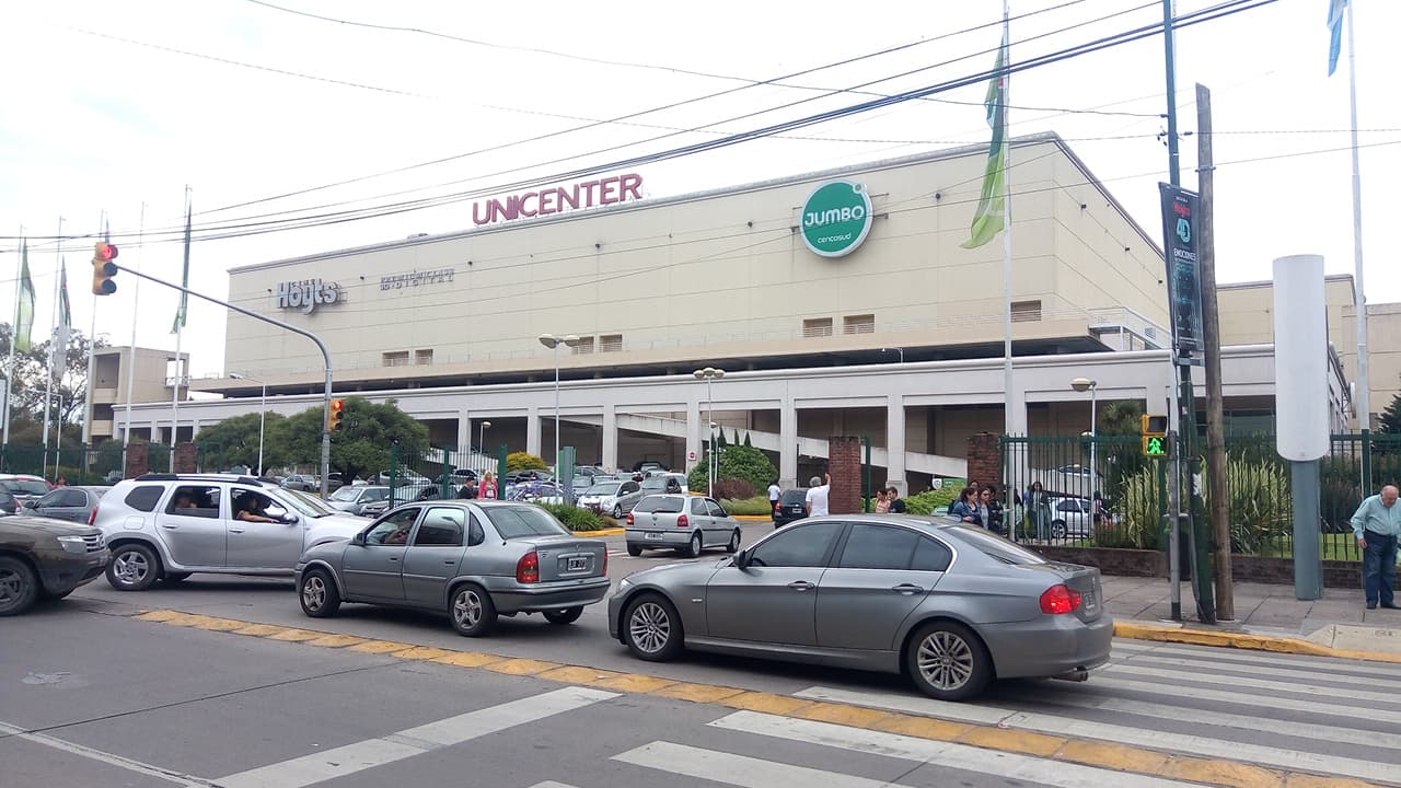 Unicenter Mall - Image 1