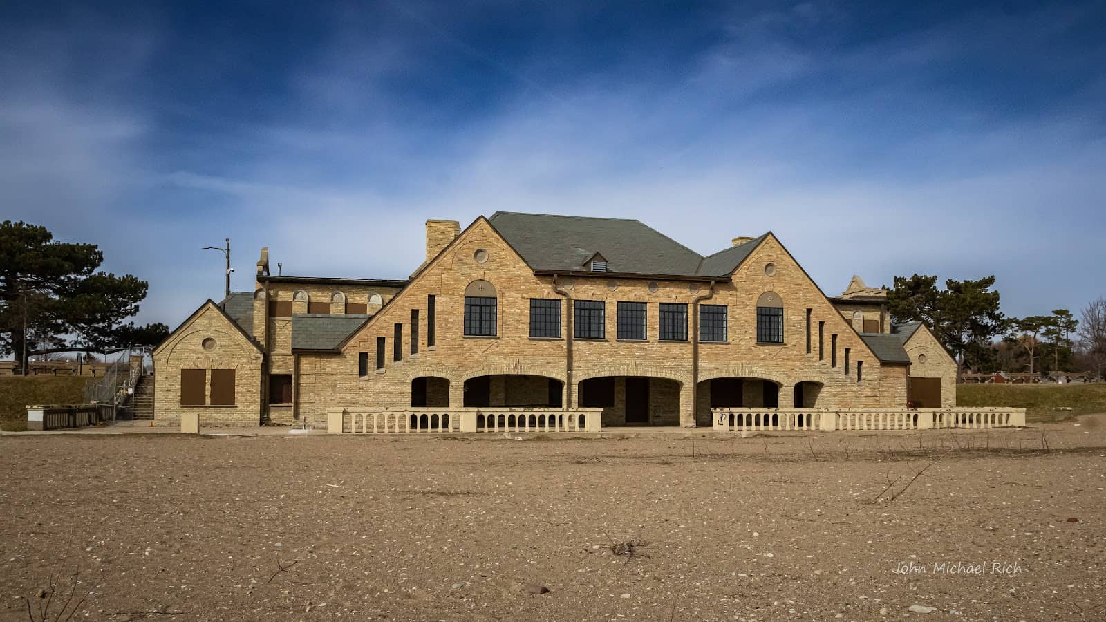 Scenic Lakefront Paths