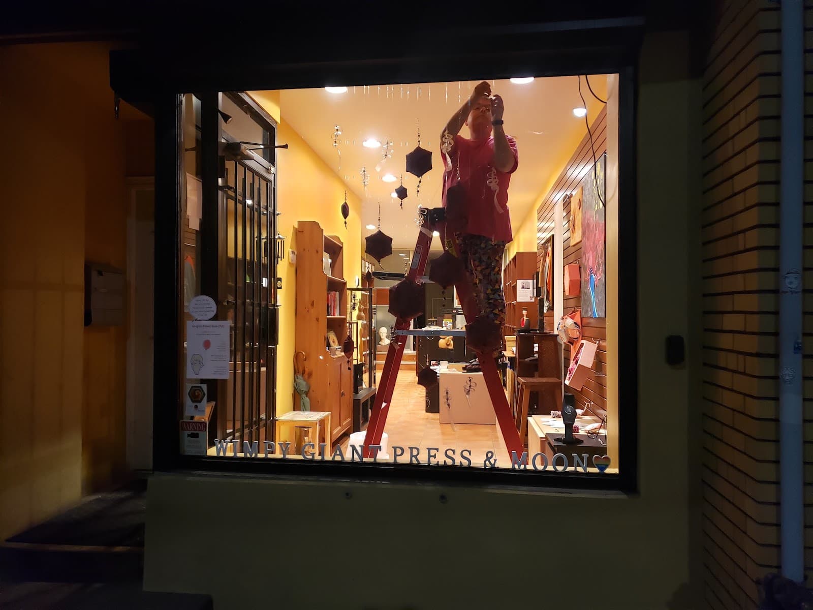 Wimpy Giant Press & Moon - Image 1