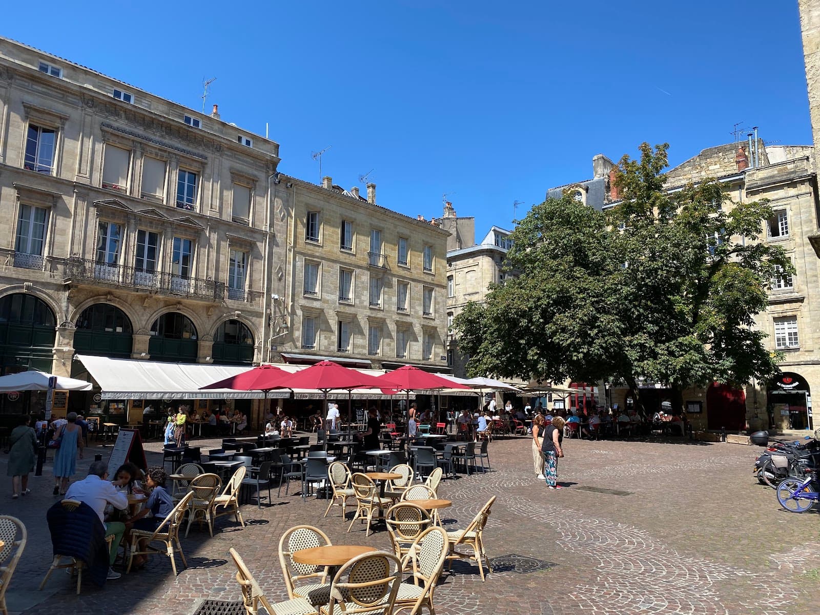 Place Saint-Pierre - Image 1