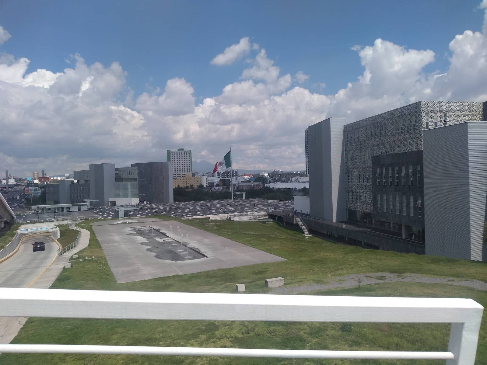 Scenic Boulevard Paths