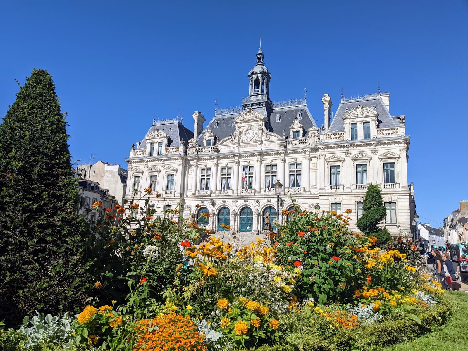 Vannes Town Hall - Image 1