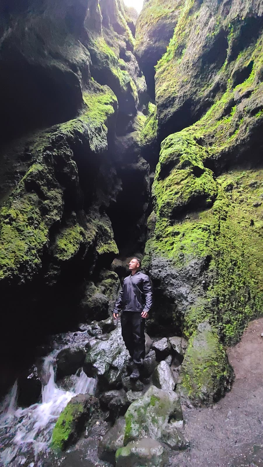 Rauðfeldsgjá Gorge - Image 1