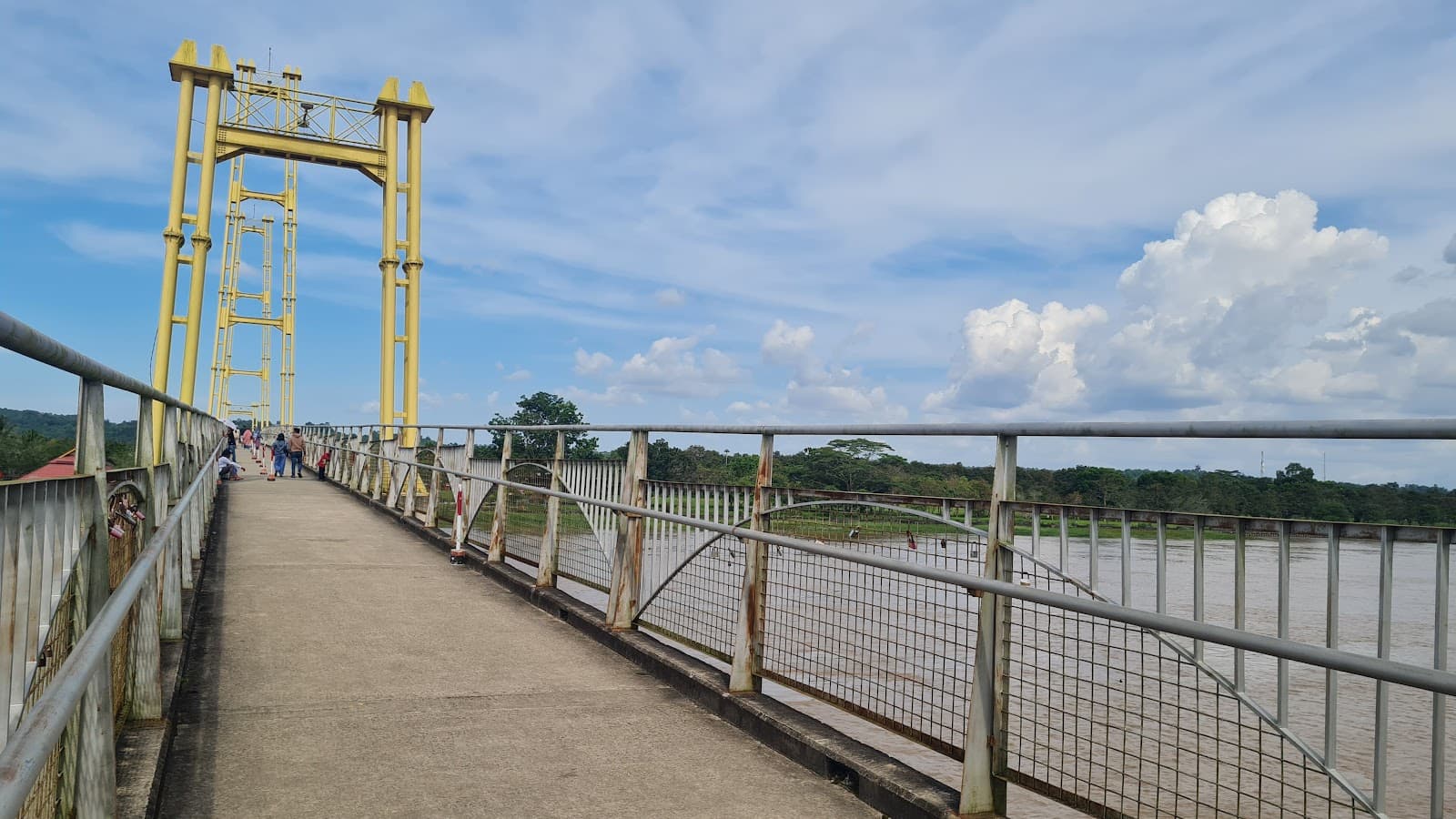 Mahakam Bridge - Image 1