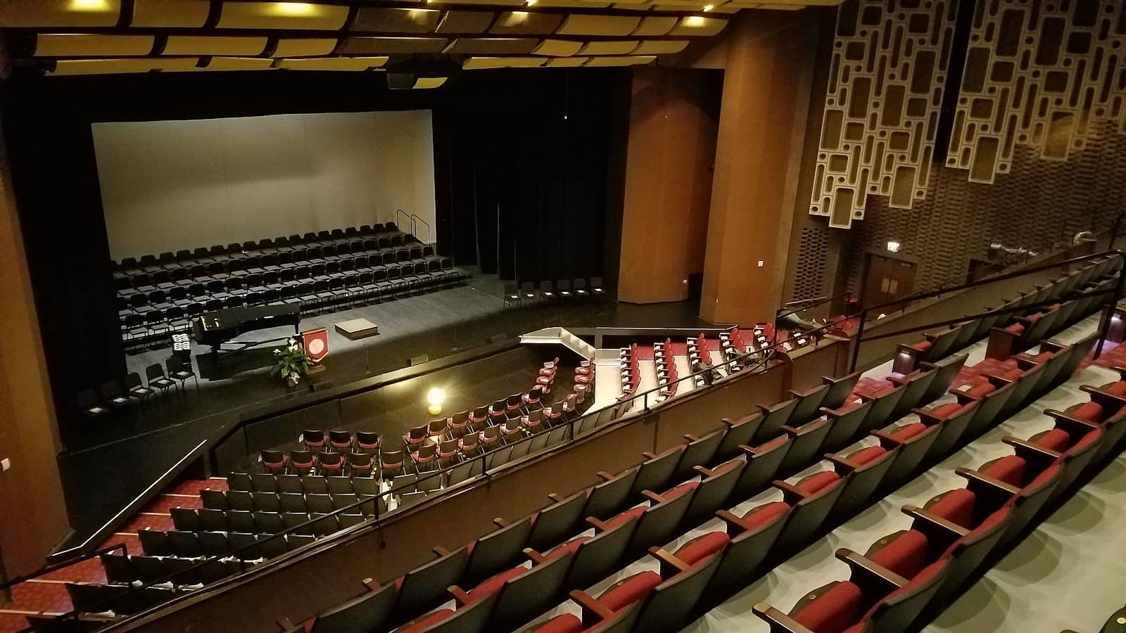 Theatrical Dramas & Comedies