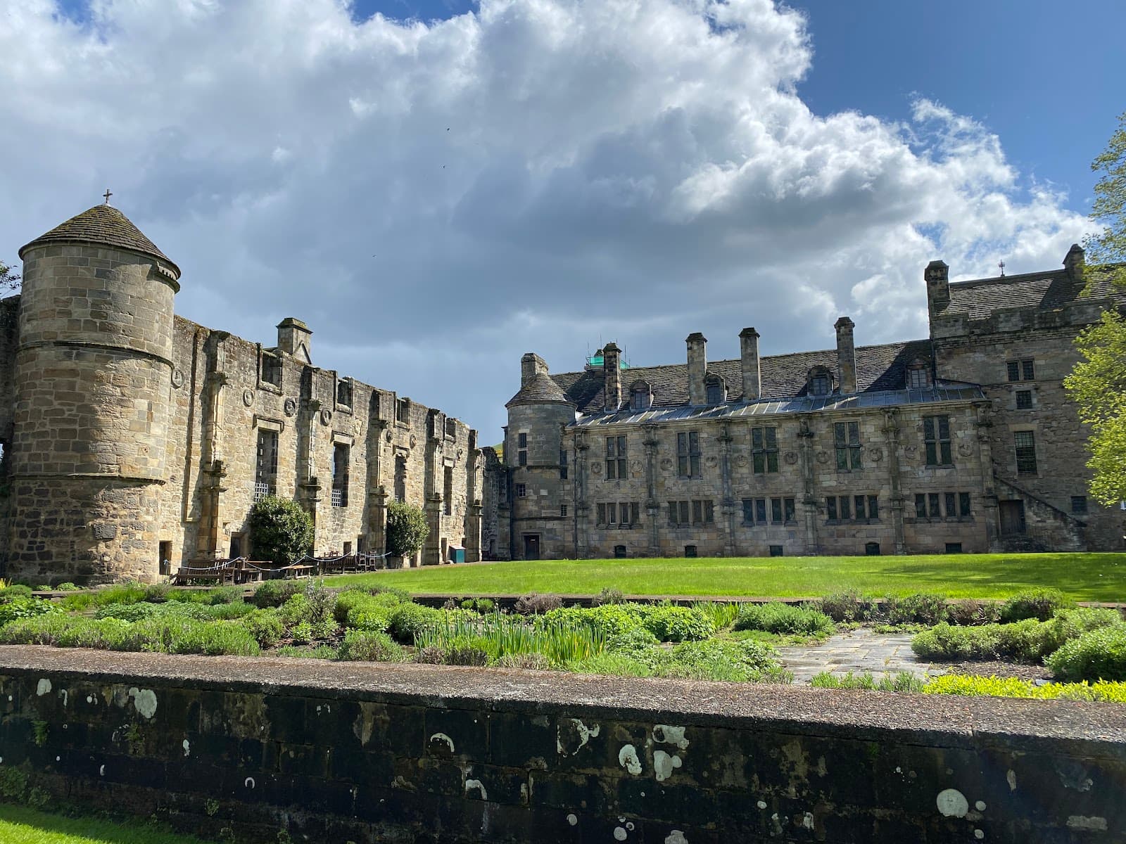 Falkland Palace - Image 1