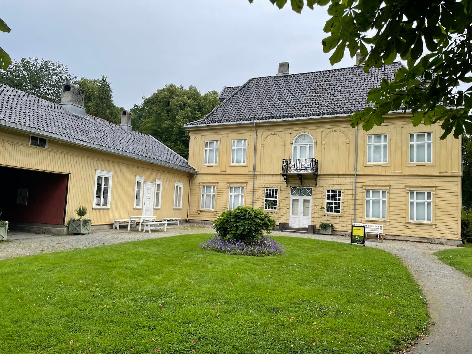 Gulskogen Manor - Image 1