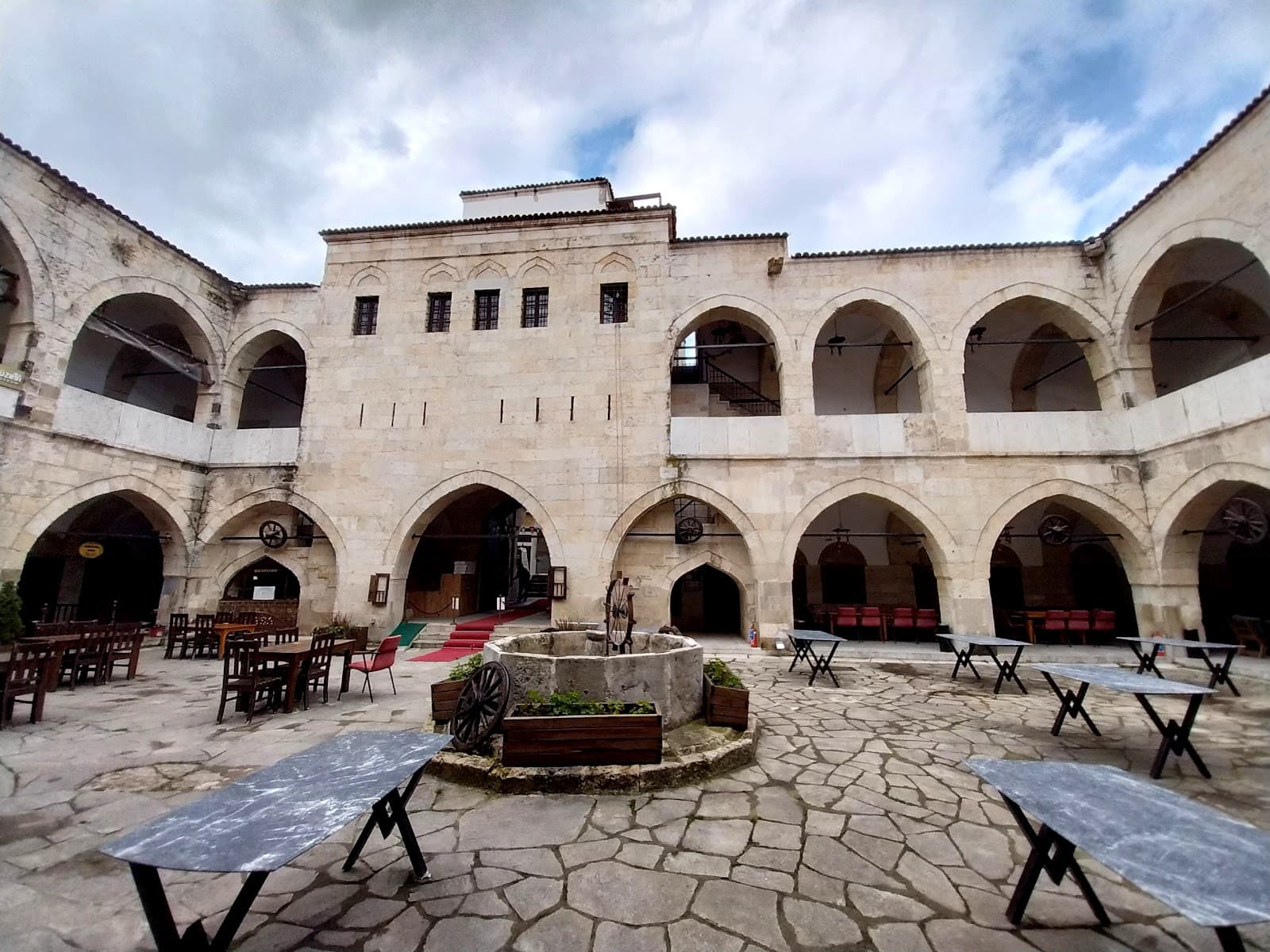 Cinci Han (Kervansaray) - Image 1