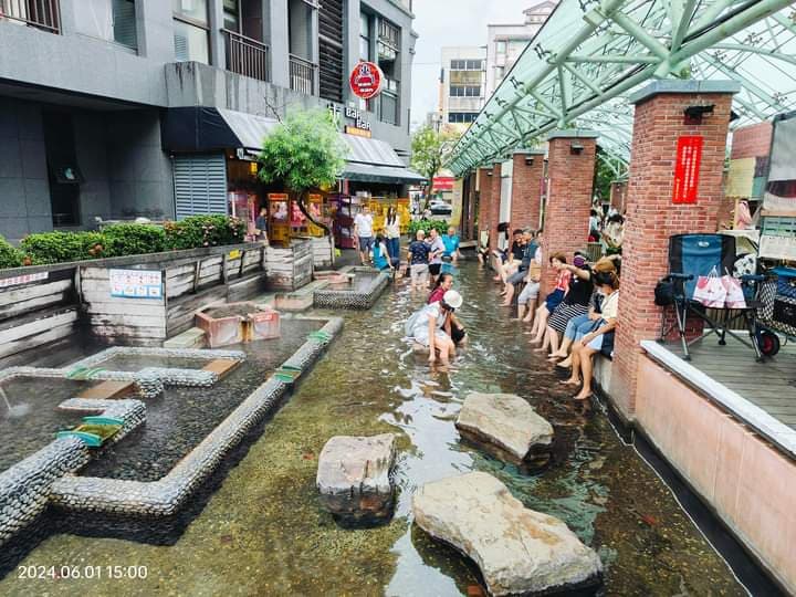 Tangweigou Hot Spring Park - Image 1