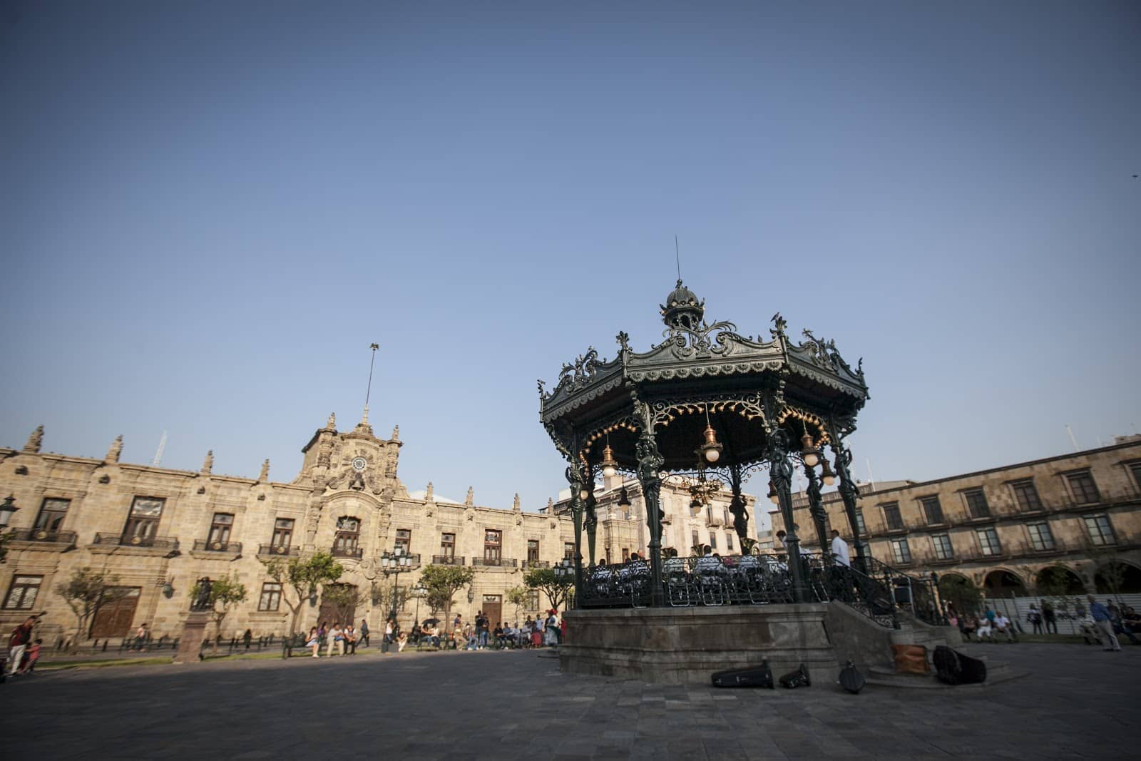 Central Plaza Ambiance
