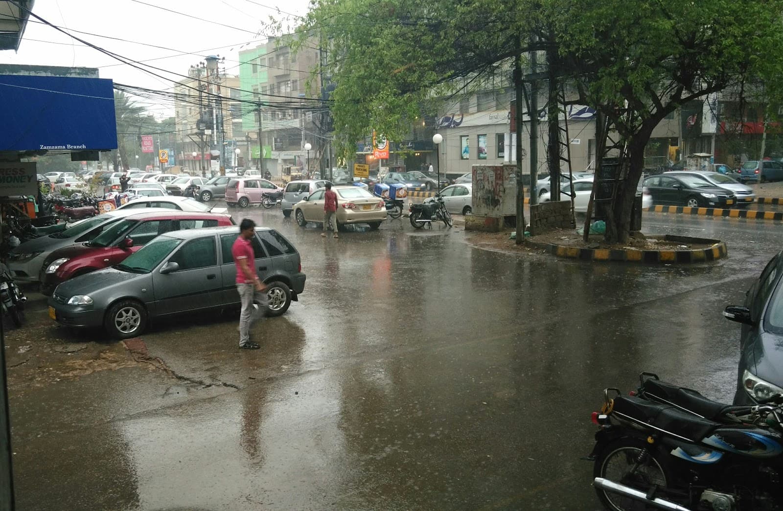 Zamzama Boulevard - Image 1