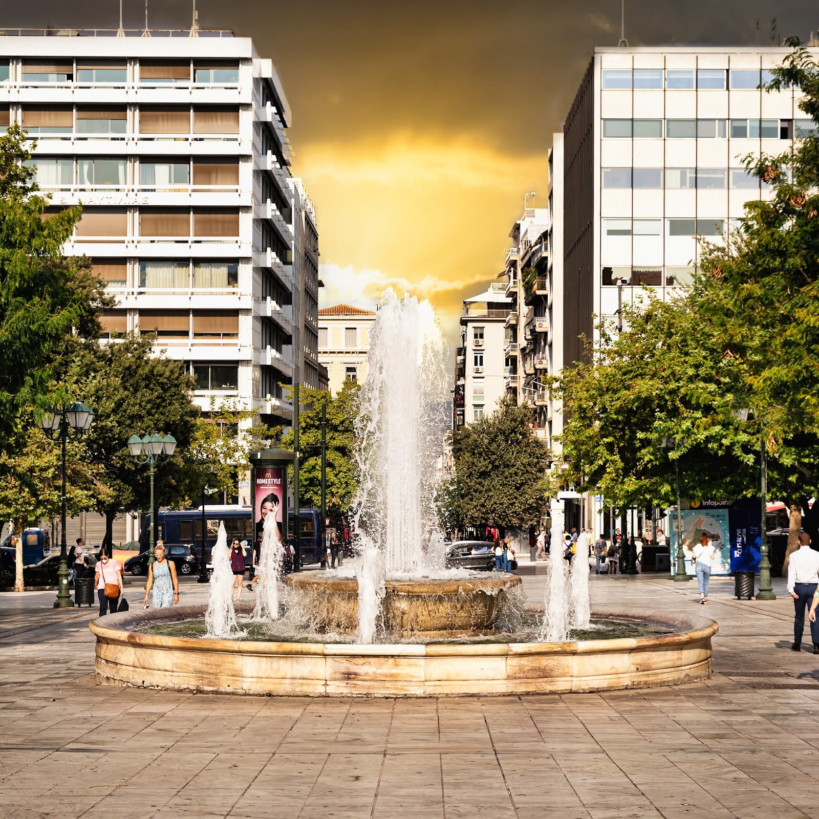 Public Squares in Athens - Image 1