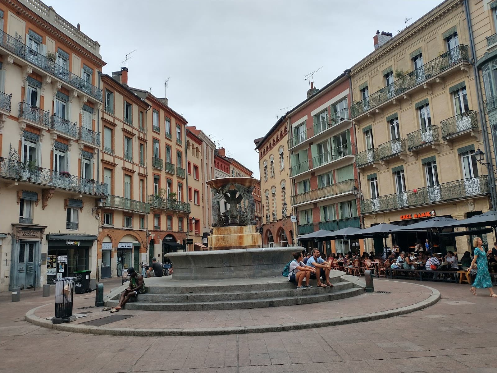 Les Carmes - Image 1