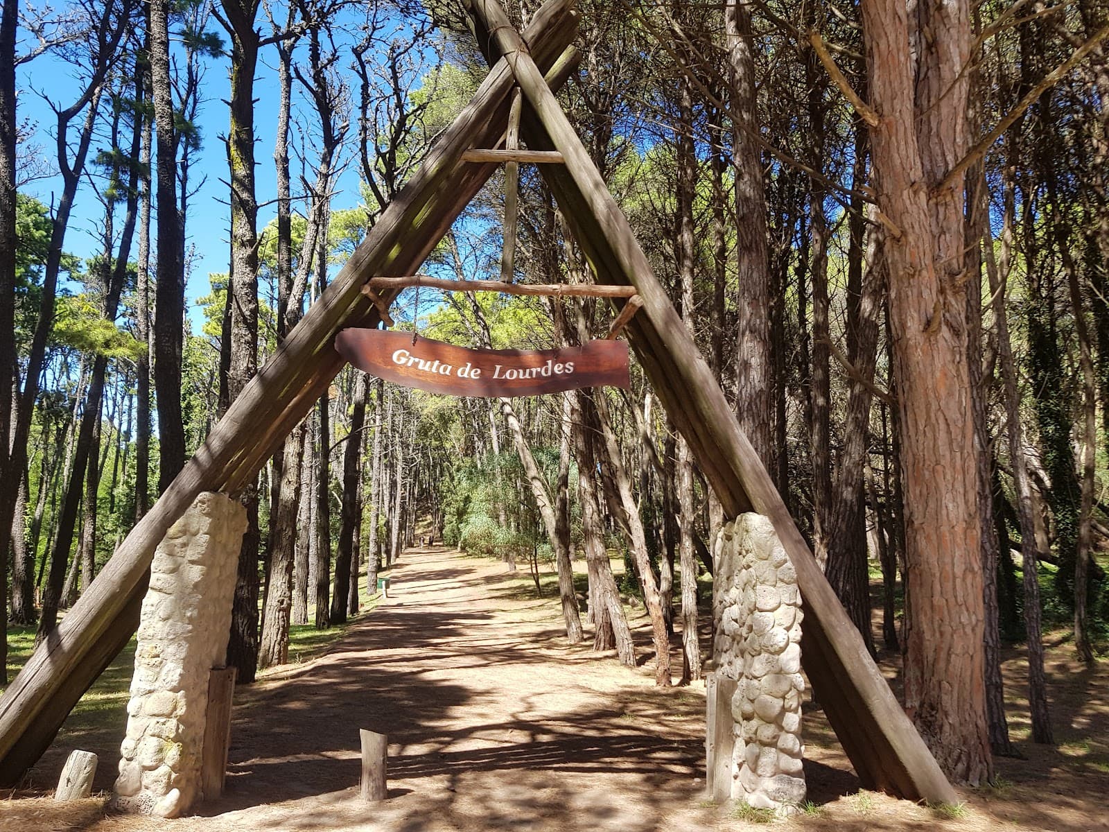 Gruta de Lourdes (Miramar) - Image 1